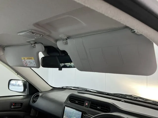 トヨタ　サクシードバン　ハイブリッド