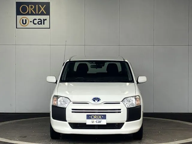 トヨタ　サクシードバン　ハイブリッド