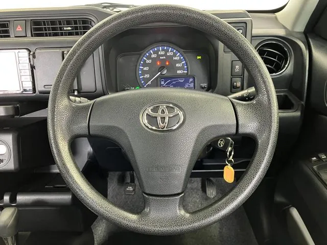 トヨタ　サクシードバン　ハイブリッド