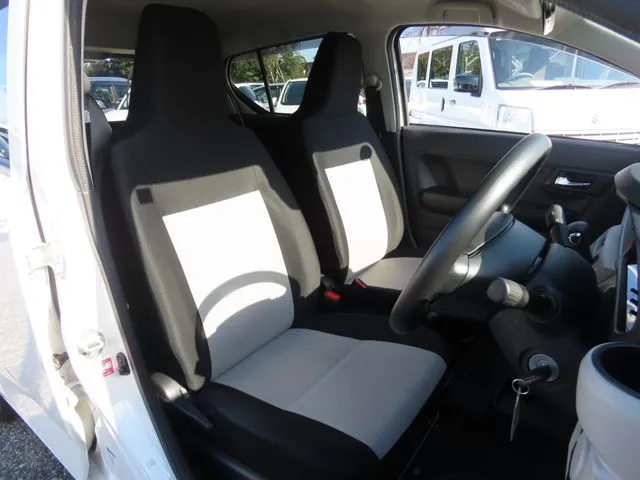 ダイハツ　ミラ　イース