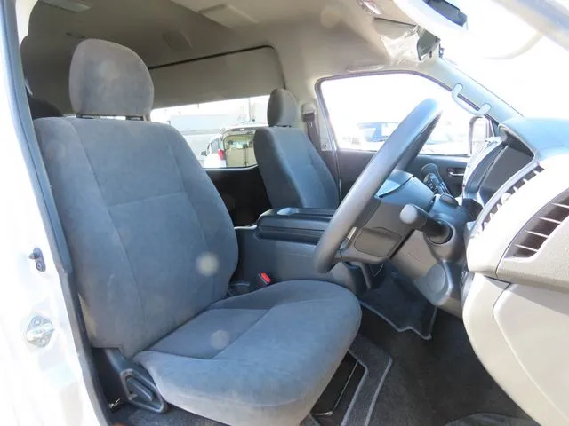 ハイエースワゴン（トヨタ）の車両写真