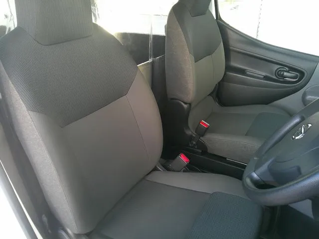 ニッサン　ＮＶ２００バネットバン　４ＷＤ