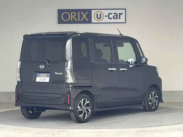 タント　カスタム（ダイハツ）の車両写真