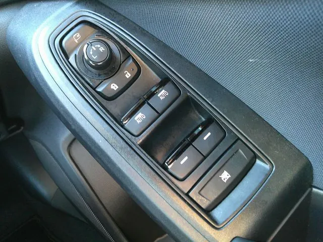 ＳＵＢＡＲＵ　ＸＶ（スバル）の車両写真