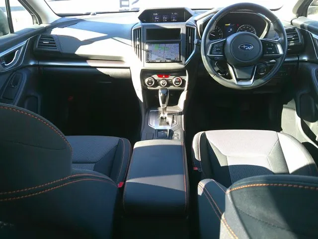 ＳＵＢＡＲＵ　ＸＶ（スバル）の車両写真