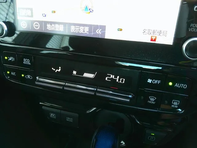 トヨタ　プリウス　４ＷＤ