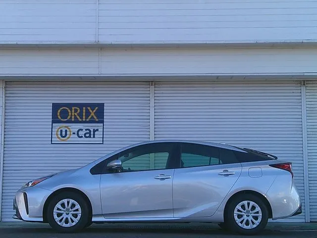 トヨタ　プリウス　４ＷＤ