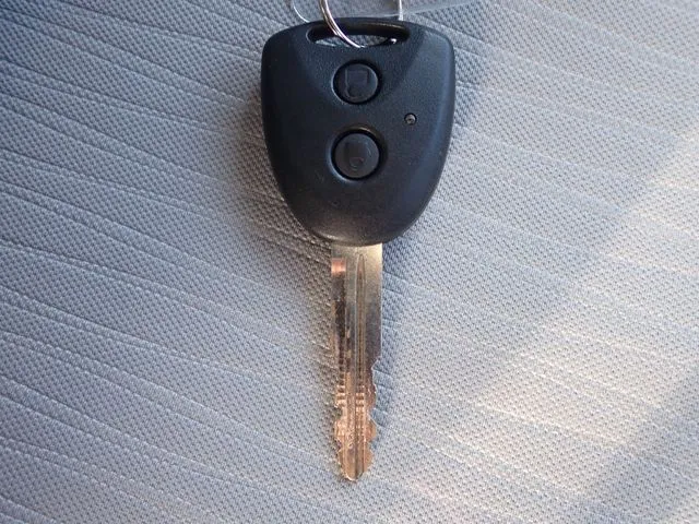 ダイハツ　ミラ　イース