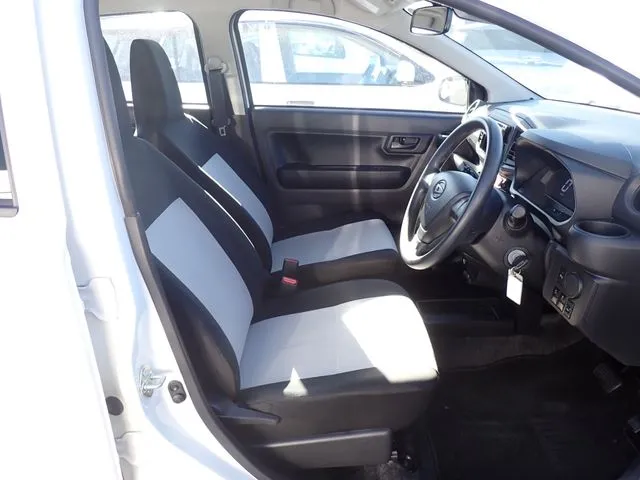 ダイハツ　ミラ　イース