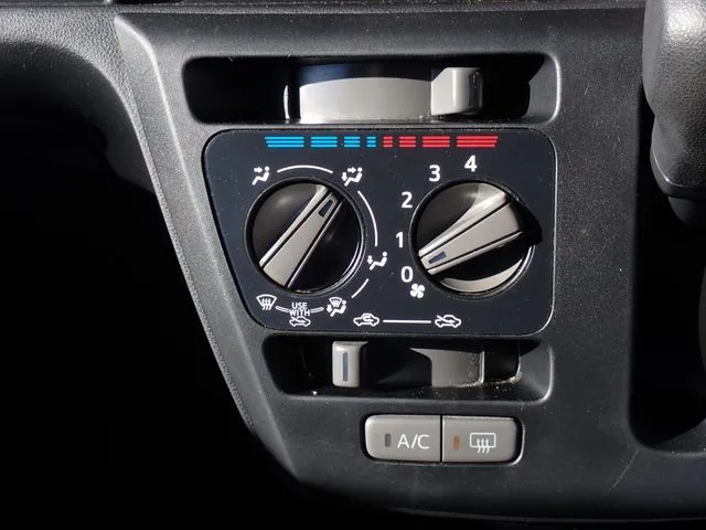 ダイハツ　ミラ　イース