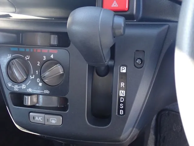 ダイハツ ミラ イース