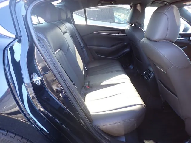 マツダ　ＭＡＺＤＡ６　セダン