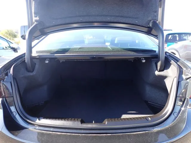 マツダ　ＭＡＺＤＡ６　セダン