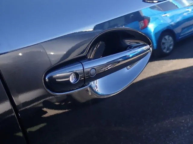 マツダ　ＭＡＺＤＡ６　セダン