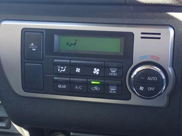 トヨタ ハイエースバン 2WD