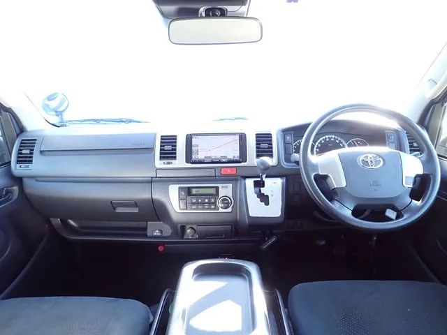 トヨタ ハイエースバン 2WD