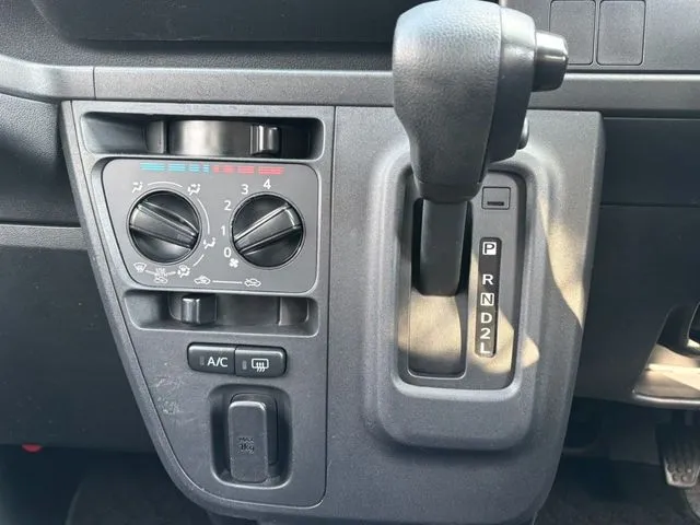 ハイゼットカーゴ(ダイハツ)の車両写真