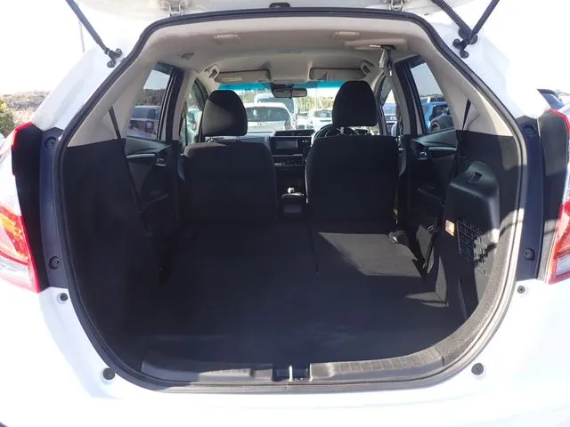 ホンダ　フィット　ハイブリッド