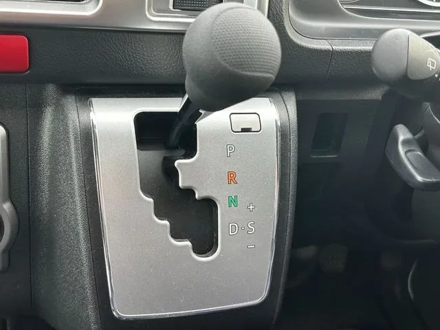 トヨタ　ハイエースワゴン　４ＷＤ