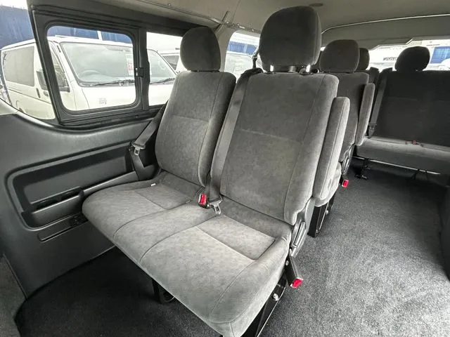 トヨタ　ハイエースワゴン　４ＷＤ