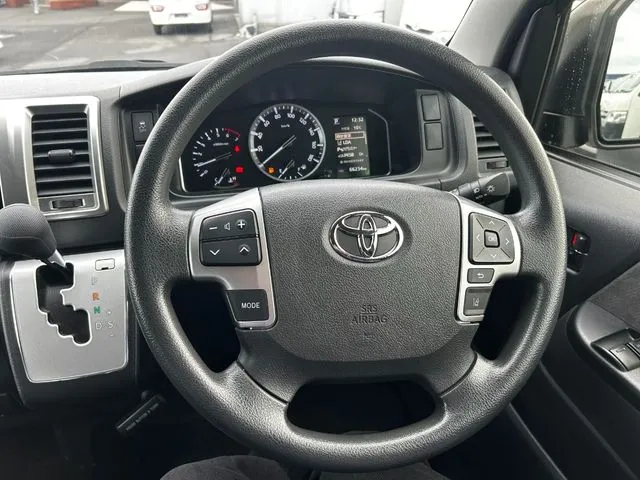 トヨタ　ハイエースワゴン　４ＷＤ