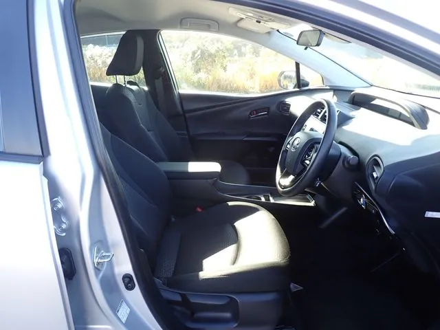 トヨタ プリウス