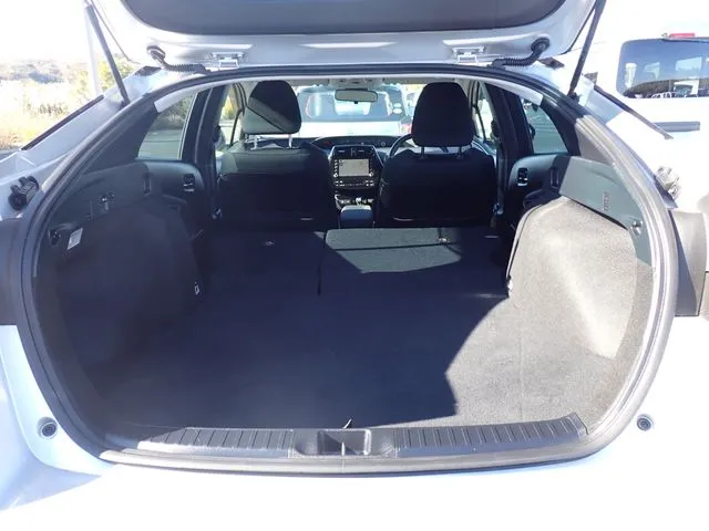 トヨタ プリウス