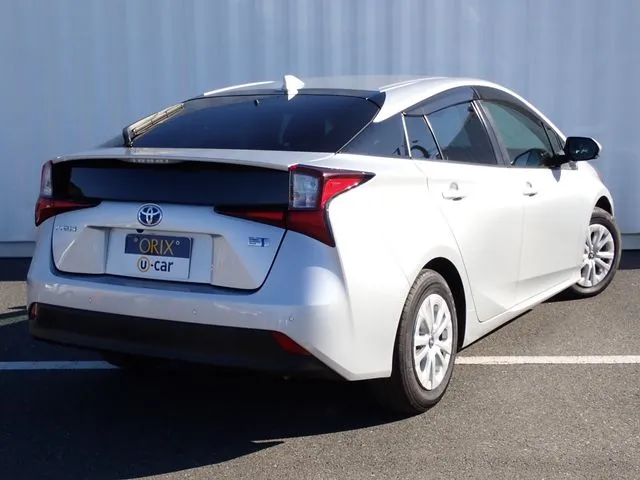 トヨタ プリウス