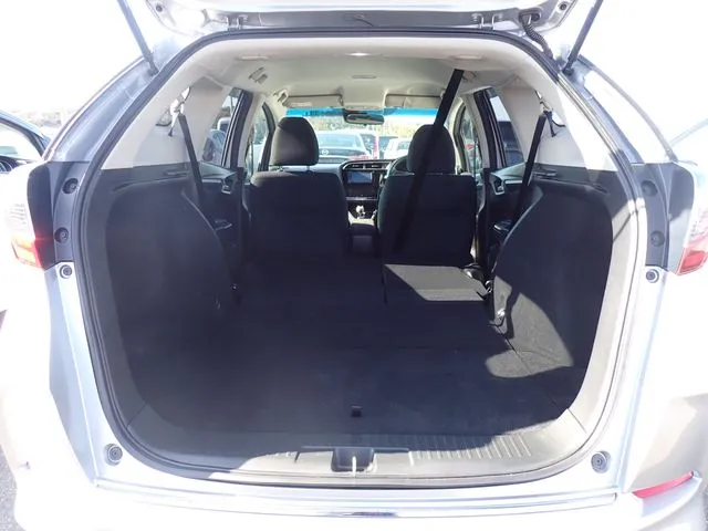 ホンダ　シャトル　ハイブリッド