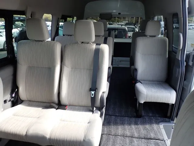 NV350キャラバン ワゴン(ニッサン)の車両写真