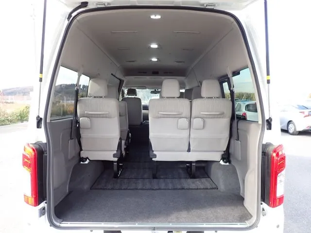 NV350キャラバン ワゴン(ニッサン)の車両写真