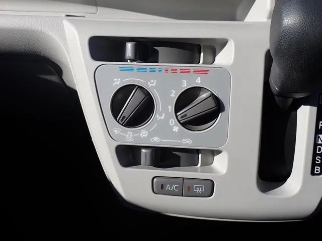 ミラ　イース（ダイハツ）の車両写真