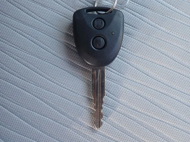 ミラ　イース（ダイハツ）の車両写真