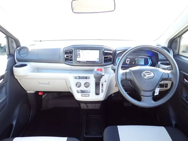 ミラ　イース（ダイハツ）の車両写真