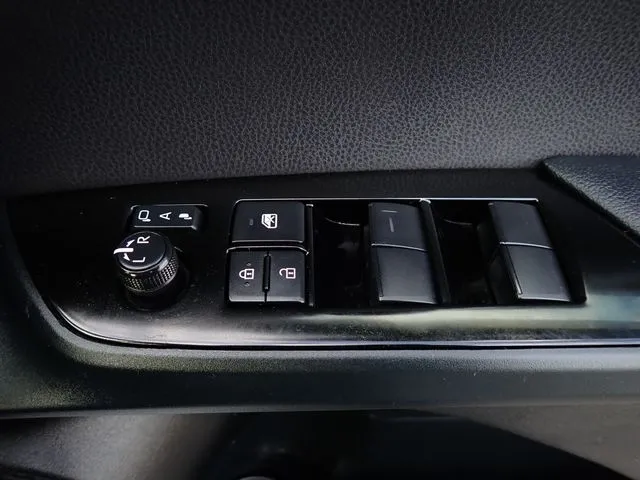 トヨタ　プリウス