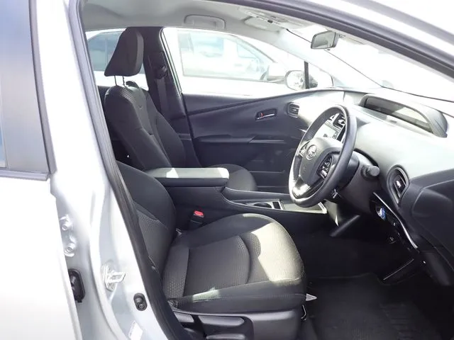 トヨタ　プリウス