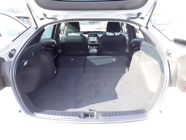 トヨタ　プリウス