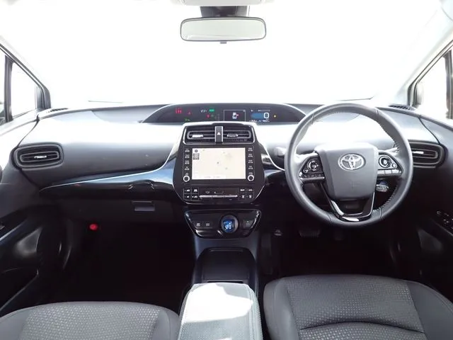 トヨタ　プリウス