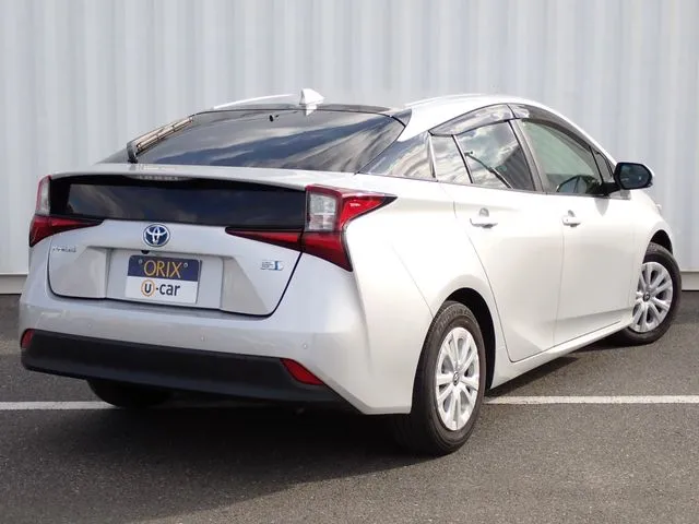 トヨタ　プリウス
