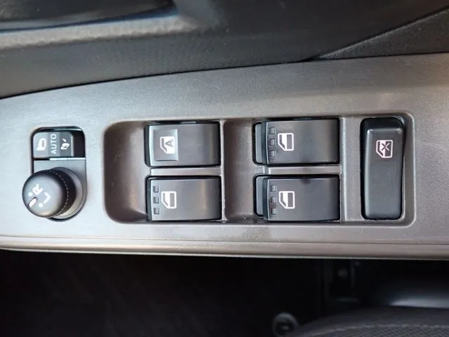 トール（ダイハツ）の車両写真