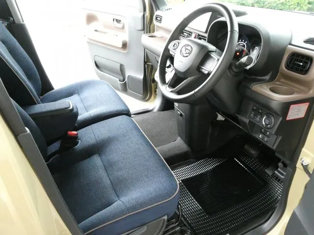 ムーヴ　キャンバス（ダイハツ）の車両写真