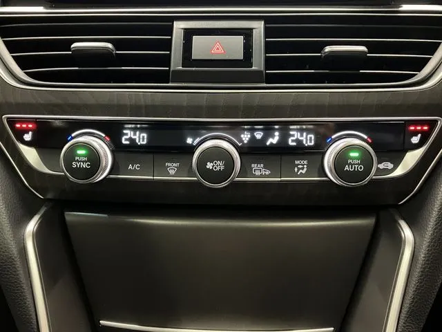 アコード　ハイブリッド（ホンダ）の車両写真