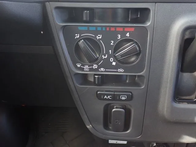 ダイハツ　ハイゼットカーゴ　４ＷＤ