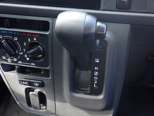 ダイハツ　ハイゼットカーゴ　４ＷＤ