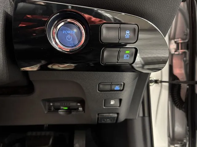 トヨタ　プリウス