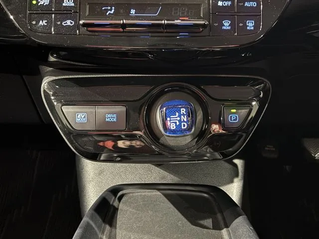 トヨタ　プリウス