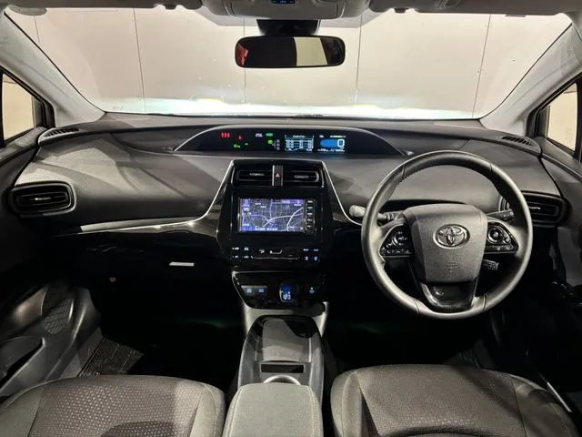 トヨタ　プリウス