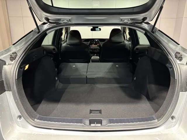 トヨタ　プリウス