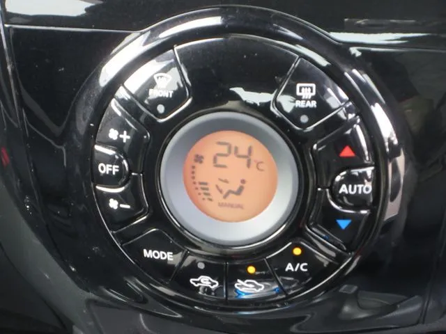 ノート　４ＷＤ（ニッサン）の車両写真