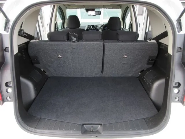 ノート　４ＷＤ（ニッサン）の車両写真